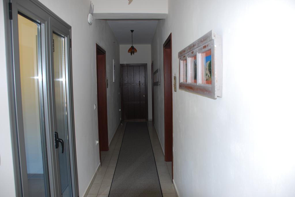 To Greki Livartzi Exterior photo