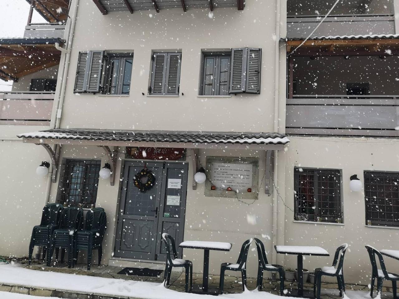 To Greki Livartzi Exterior photo